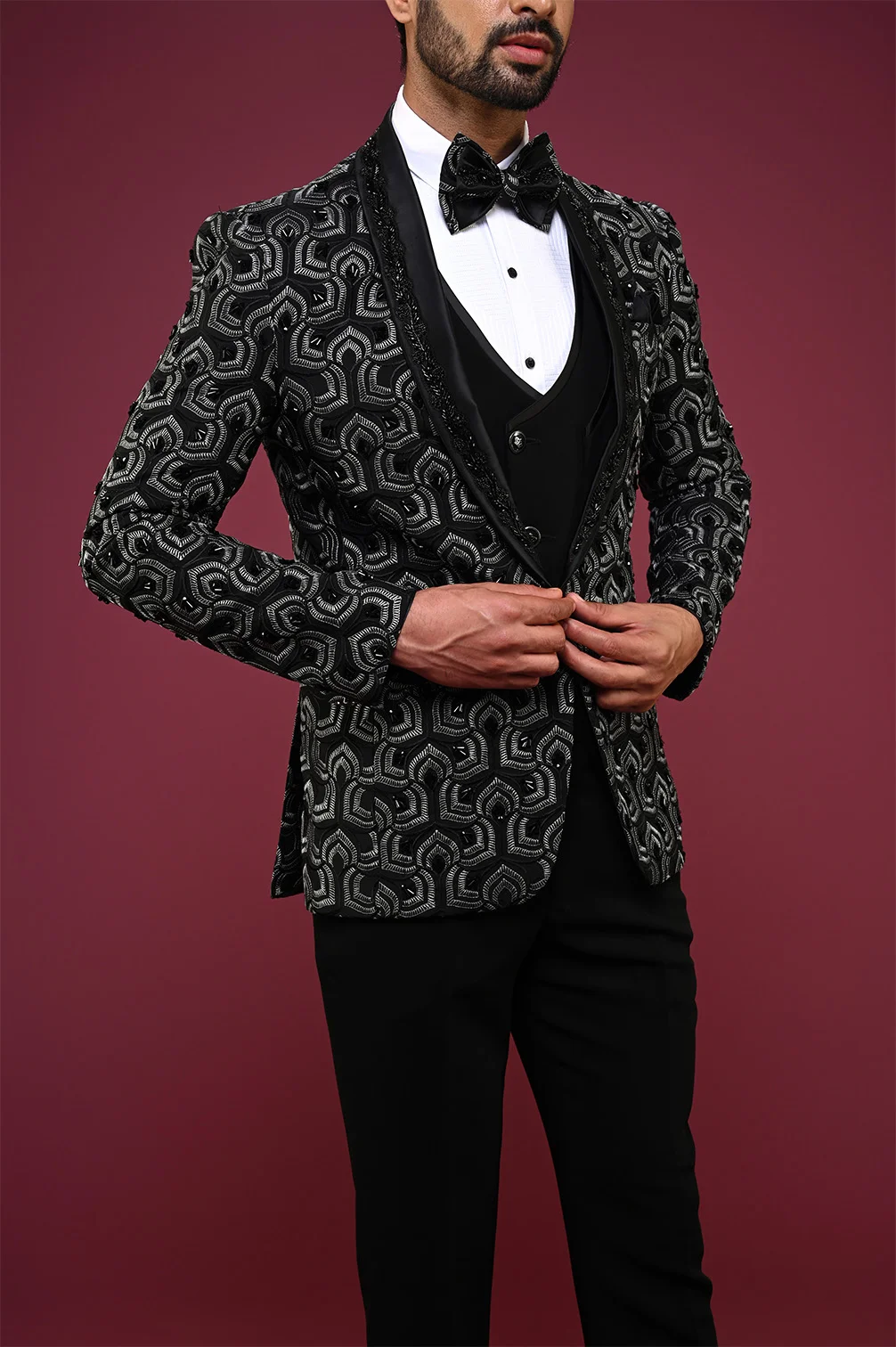 Shop Designer Tuxedo Suits For Men Wedding Online | Samyakk
